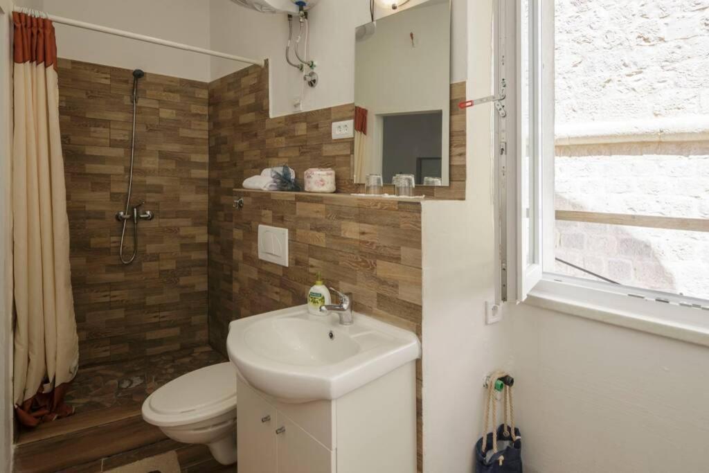 Apartment Esa Komiža Eksteriør billede