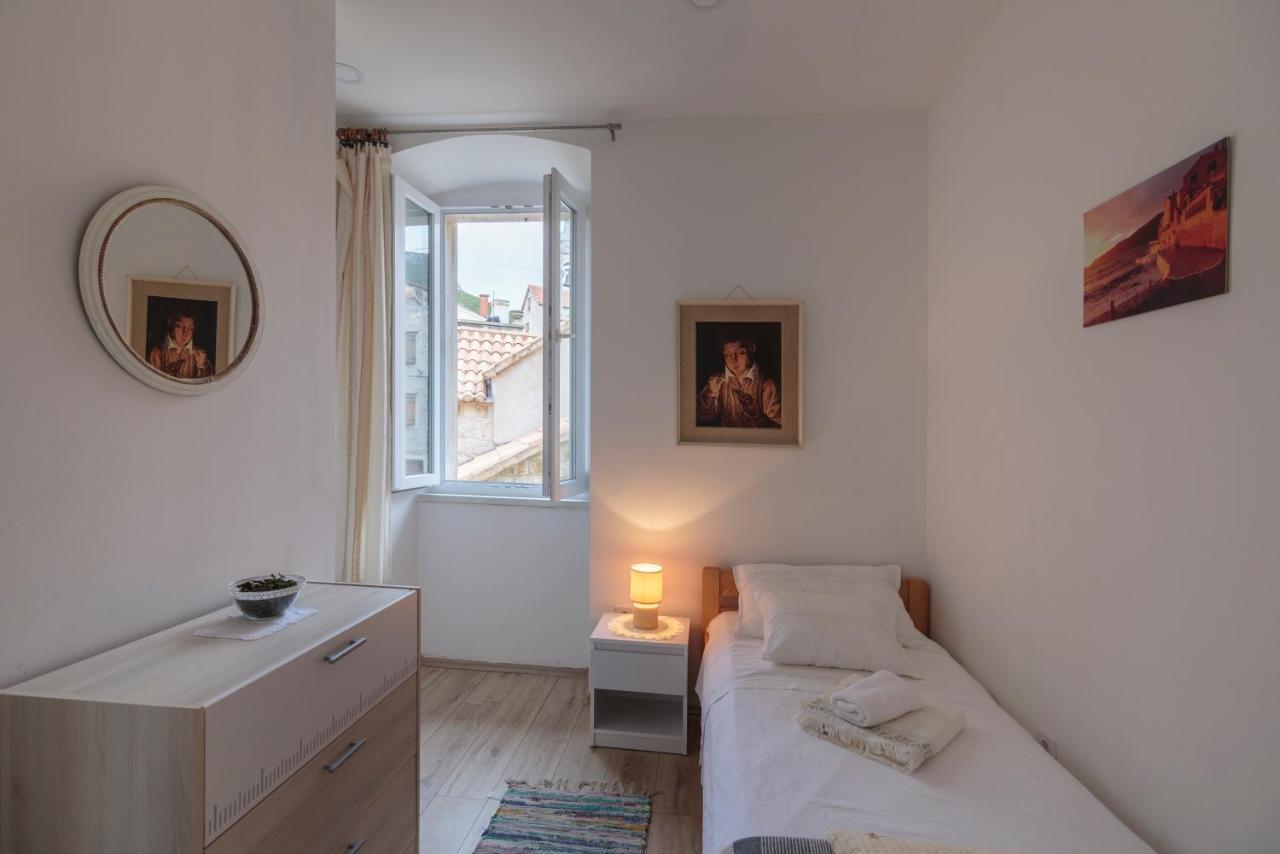 Apartment Esa Komiža Eksteriør billede