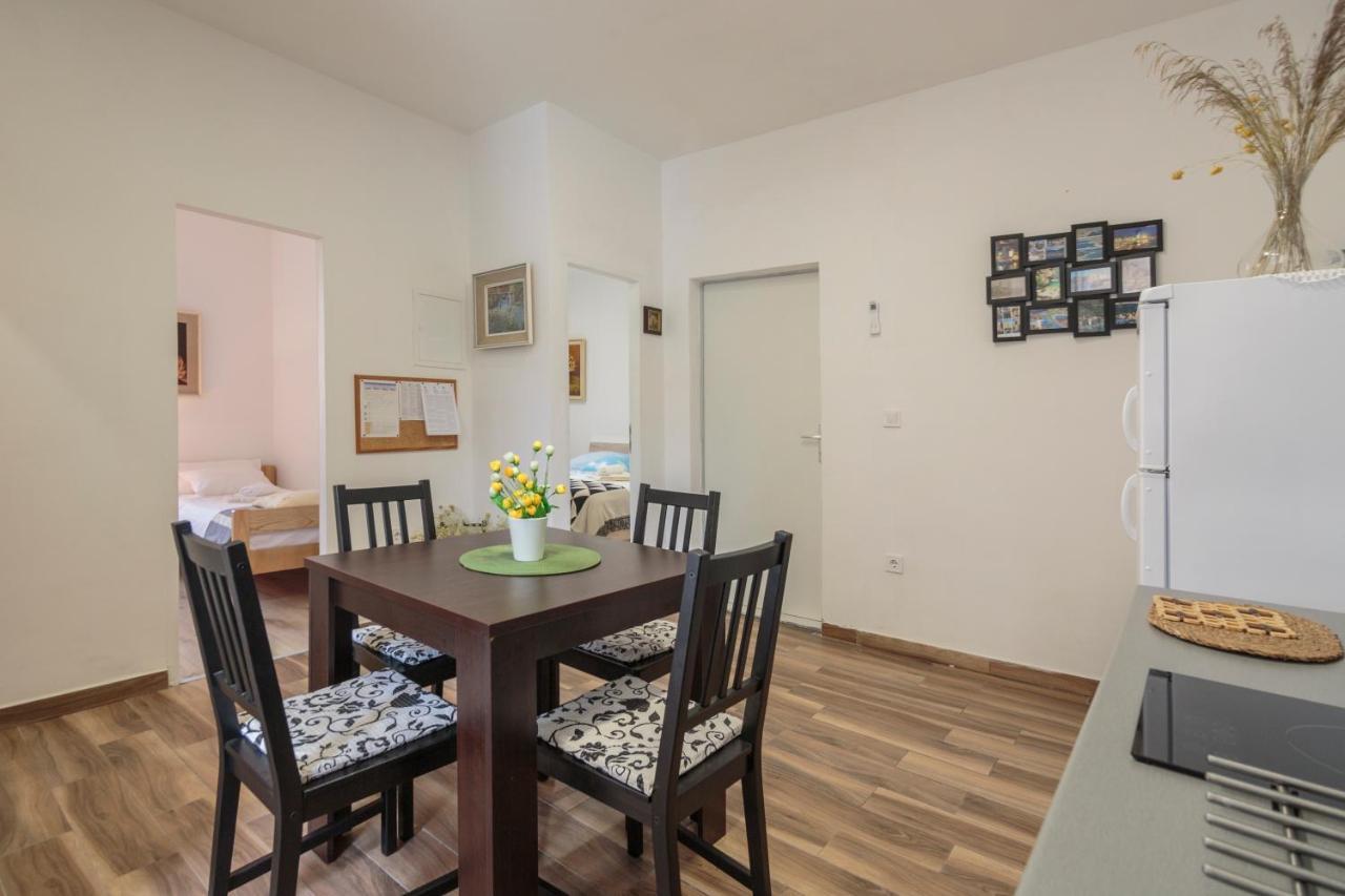 Apartment Esa Komiža Eksteriør billede