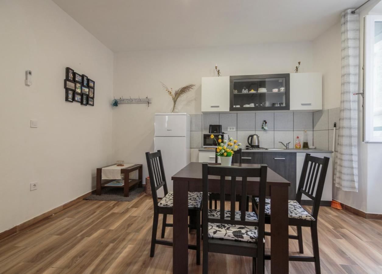 Apartment Esa Komiža Eksteriør billede